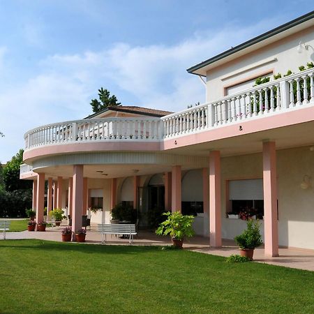 Stella - Casa Per Ferie Hotel Bellaria-Igea Marina Buitenkant foto
