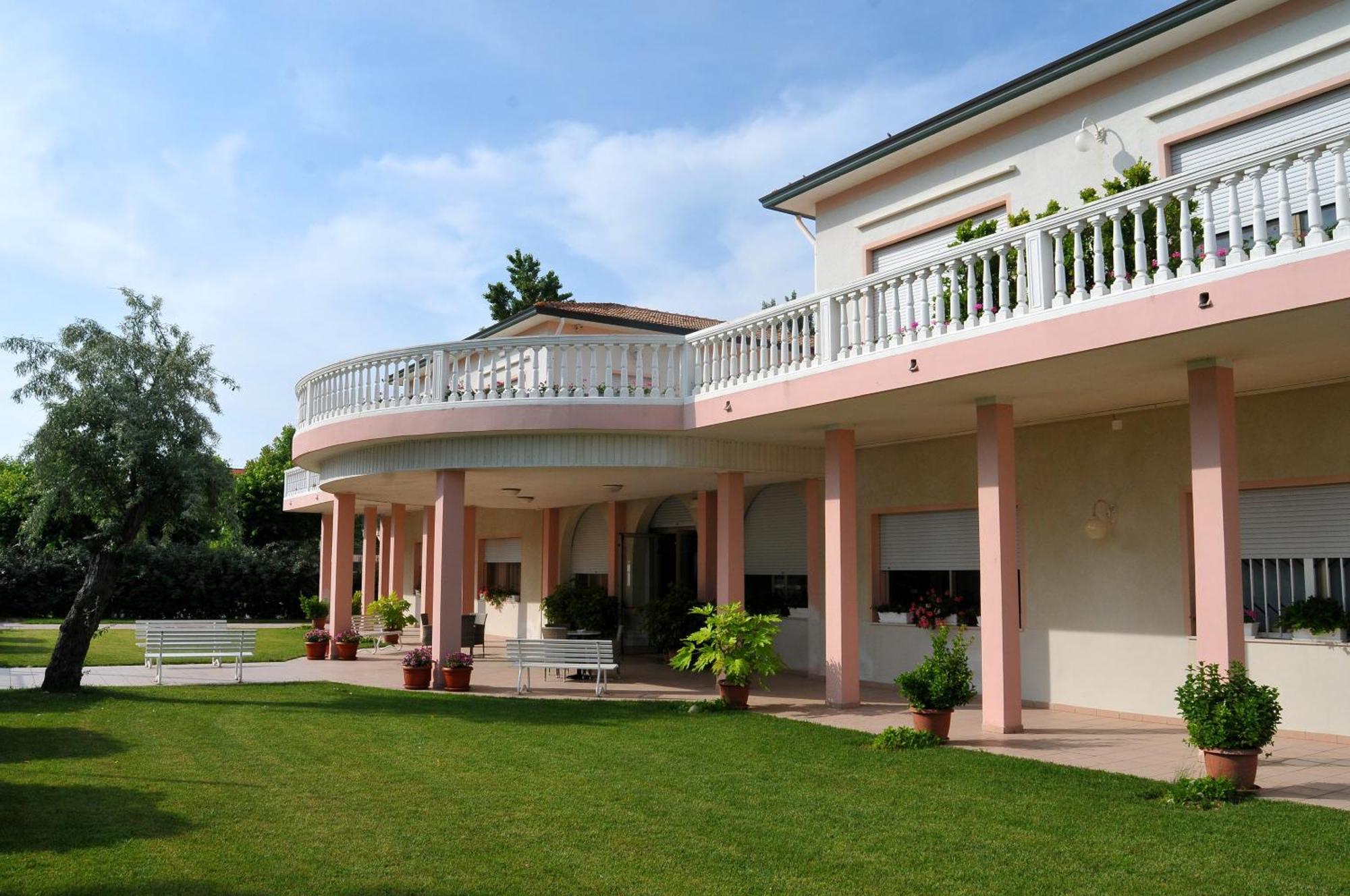 Stella - Casa Per Ferie Hotel Bellaria-Igea Marina Buitenkant foto
