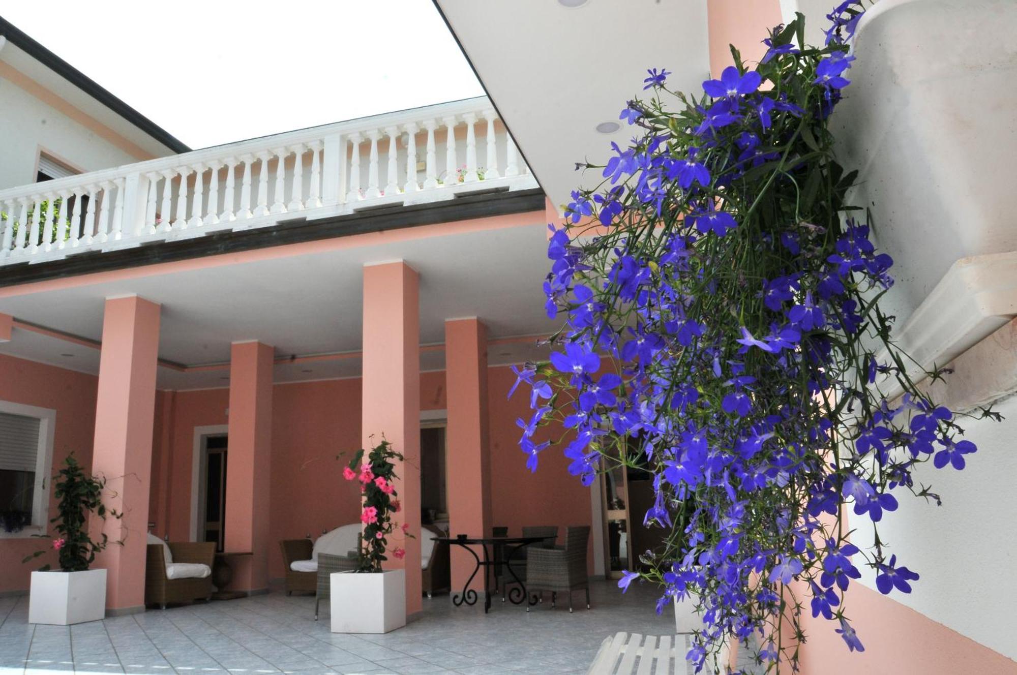 Stella - Casa Per Ferie Hotel Bellaria-Igea Marina Buitenkant foto